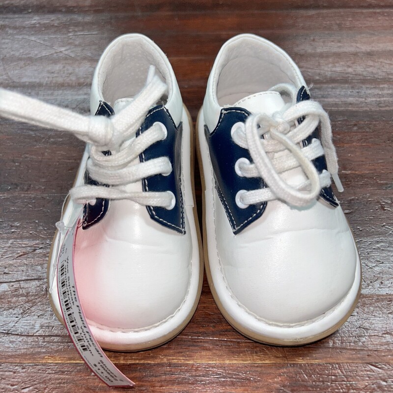 7 White/Navy Lace Up Shoe