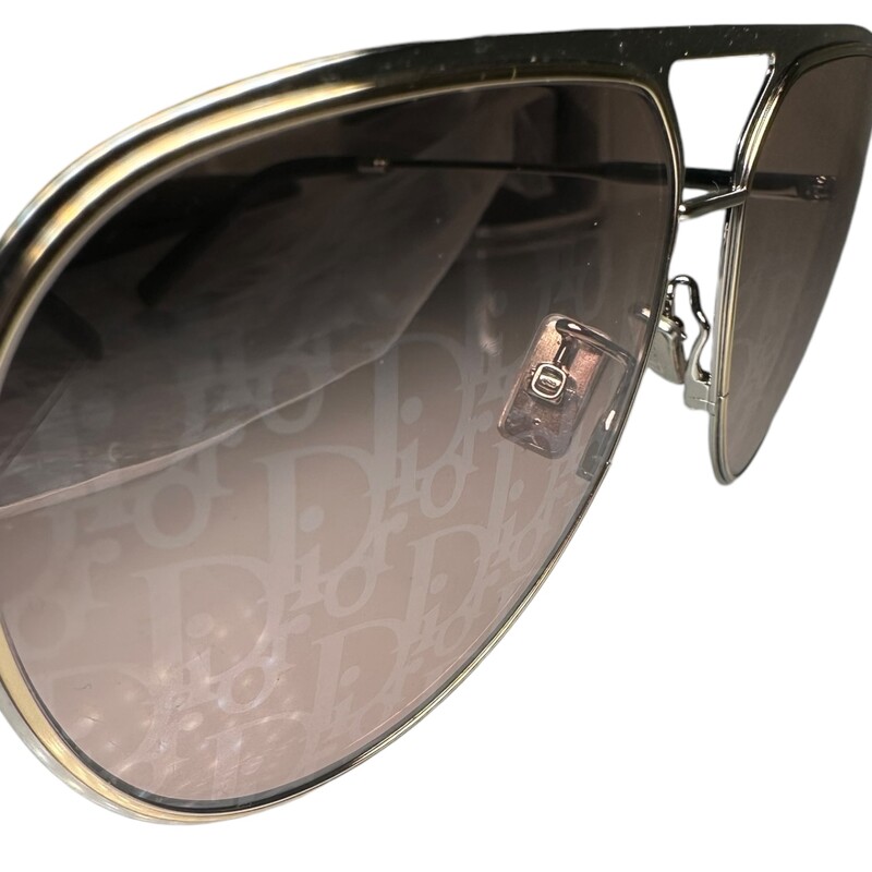 Dior Dioressentials A2U, Rose, Size: OS<br />
<br />
Note: Comes with sleeve. Light scratching.