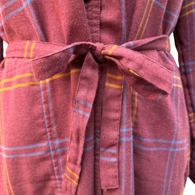 Toad&Co Plaid Shirt Dress<br />
With Belt<br />
Color: Merlot, Pumpkin, Blue<br />
Size: Medium<br />
60% Recycled Cotton 40% Recycled Polyester