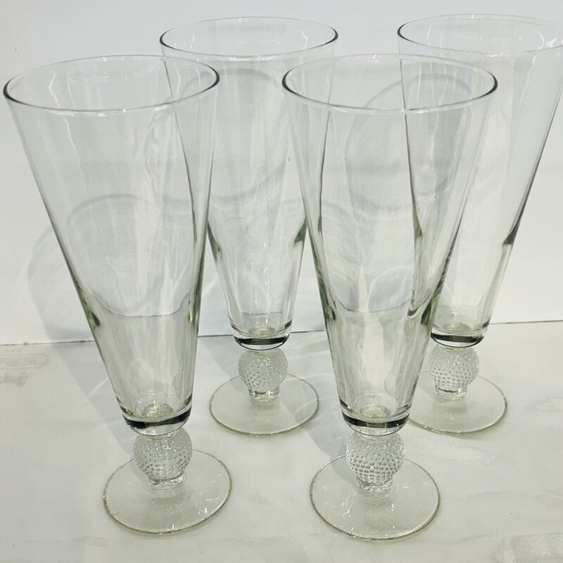 Set of 4 Golf Ball Pilsner Glasses
Clear
Size: 4 x 9.5H