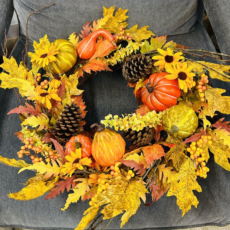 Pumpkin Gourd Leaves Wreath
Orange Yellow Brown
Size: 22 x 22