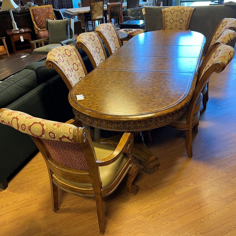 Ornate Round End Table, 2 Leaf, 8 Chairs
80in long (w/o leaf) x 45in wide x 30.5in tall
2 x 20in wide leaf