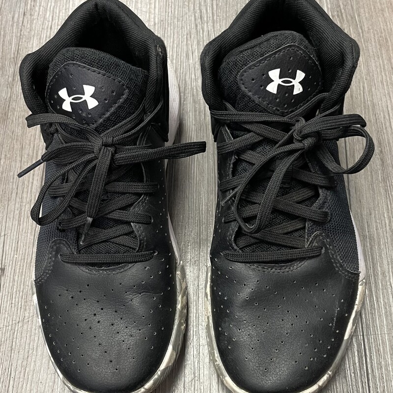 Under Armour Basketball S, Black, Size: 7Y