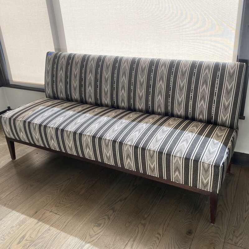 Hickory Chair Co. Banquette

Size: 78Lx26Wx36T