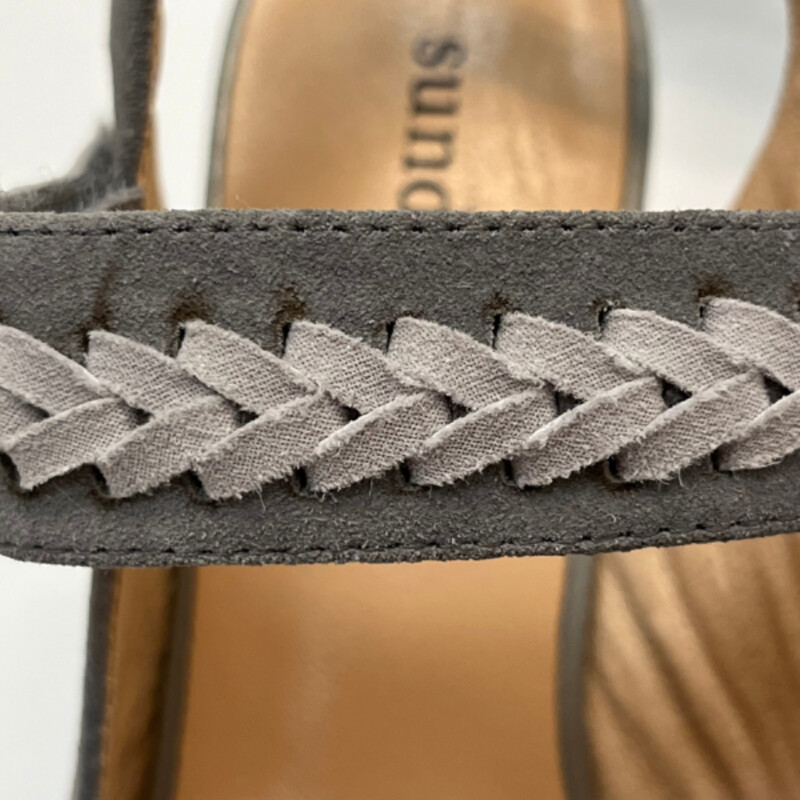 Sundance Eden Path Pumps<br />
Woven details across adjustable strap<br />
Almond toe<br />
Stacked block heel<br />
Approx 2in heel<br />
Suede leather upper<br />
Color: Blueish gray color with light gray accent<br />
Size: 8.5