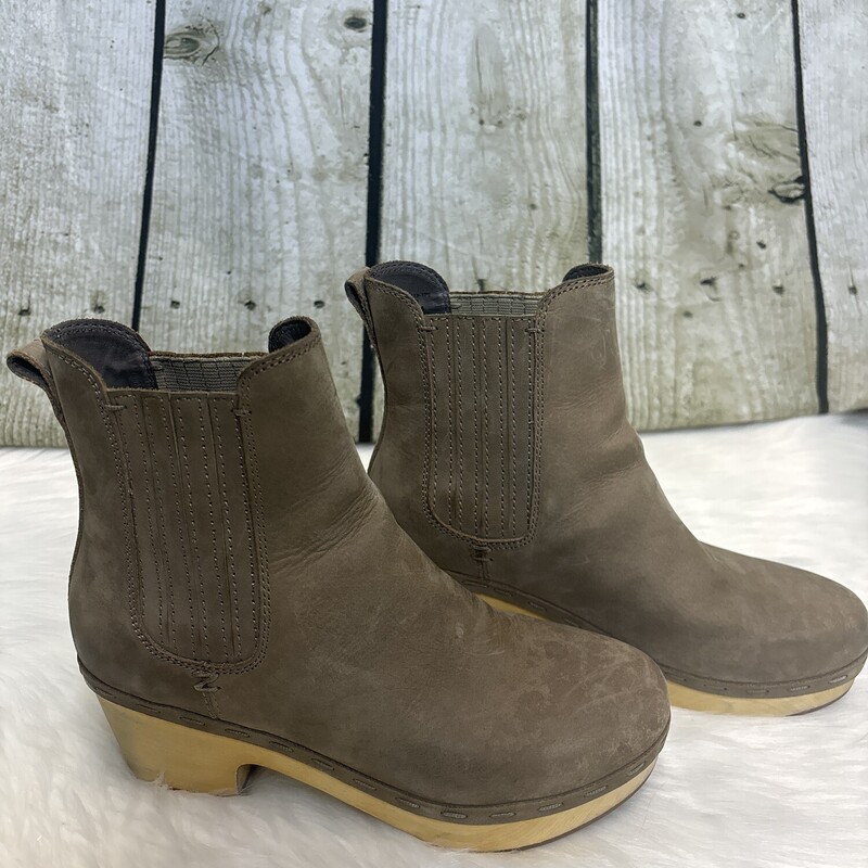 Frye, Taupe, Size: 6