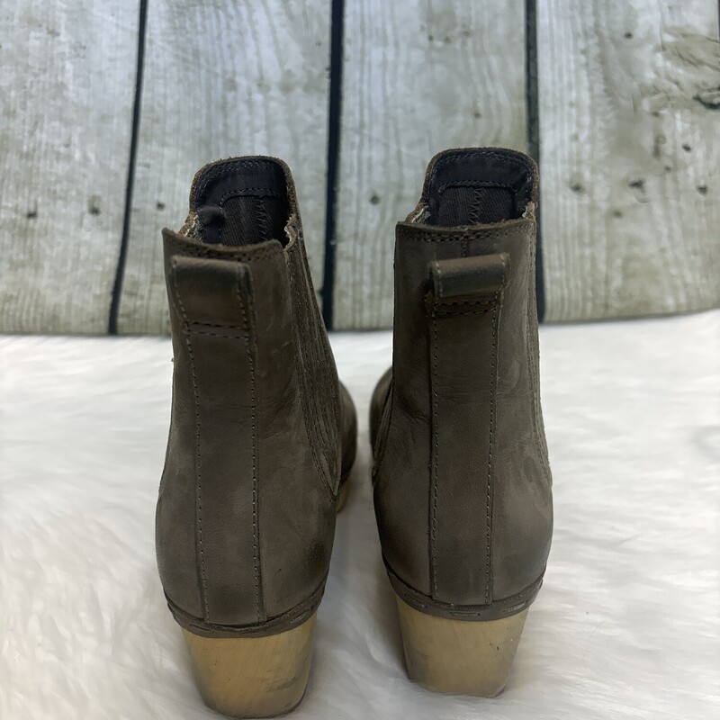 Frye, Taupe, Size: 6