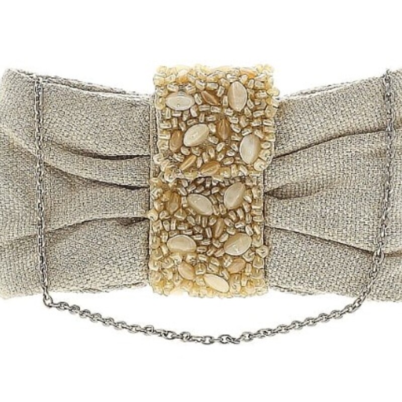 Banana Repubic Bead Clutch
Tan Gold Cream
Size: 10x6H
Includes attached Chain Shoulder Strap
As Is-Minor Mark Inside Handbag
Retail $223