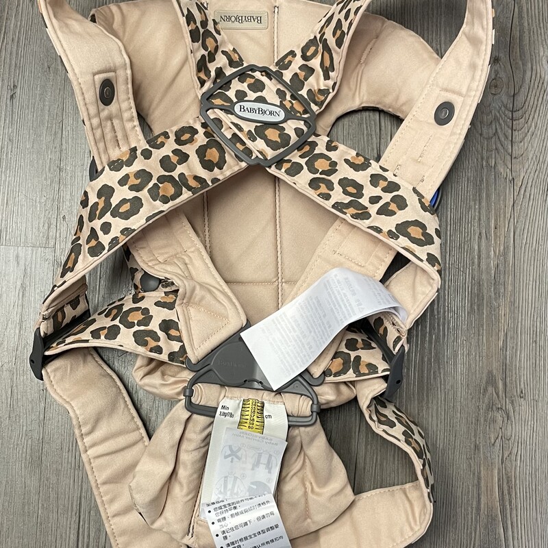 Baby Bjorn Carrier Mini, Leopard, Size: Pre-owned