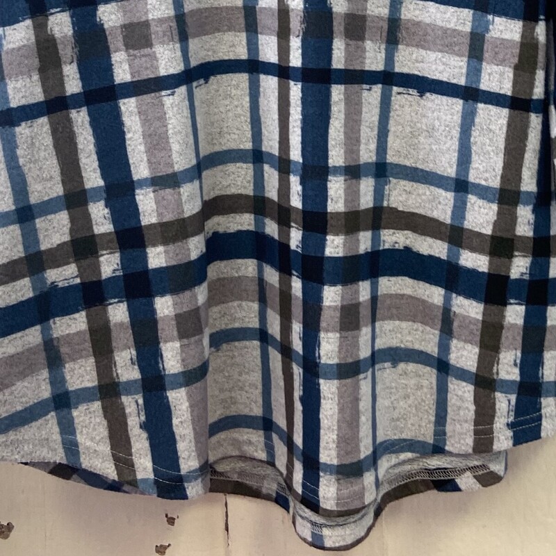 Gry/blu/br Plaid Top<br />
Gry/blu<br />
Size: XL