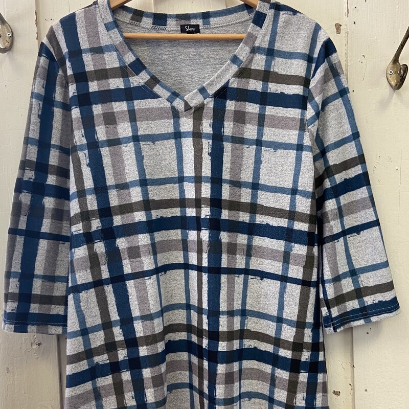 Gry/blu/br Plaid Top<br />
Gry/blu<br />
Size: XL