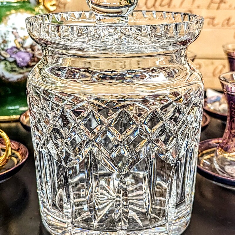 Waterford Lismore Jar with Lid
Clear
Size: 5 x 7H