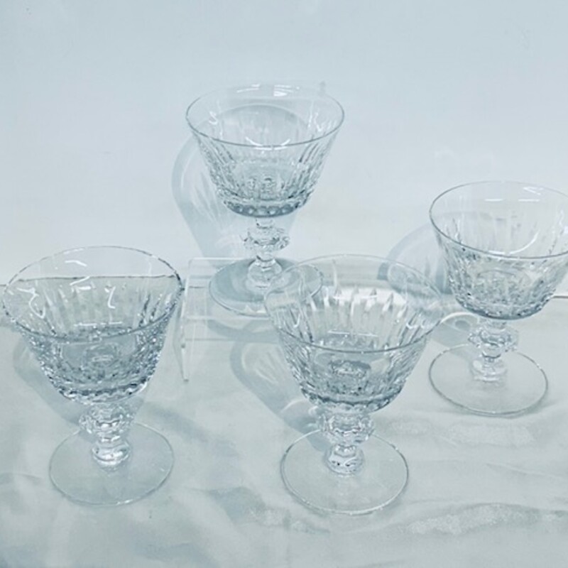 Set of 4 Fostoria Sherbert Champagne Glasses
Clear
Size: 4 x 5H