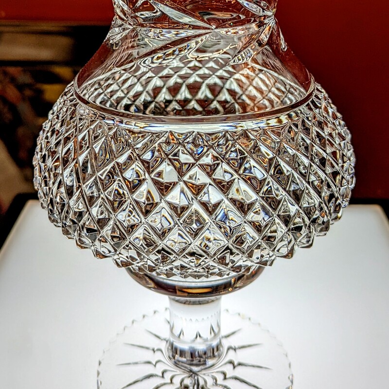 Galway Crystal Candleholder
Clear
Size: 5.5 x 8.5H