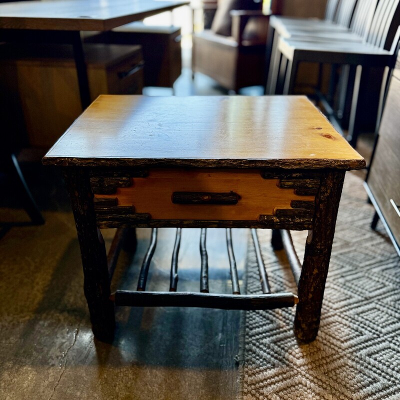 Old Hickory Side Table<br />
<br />
Size: 22Hx26Wx20D