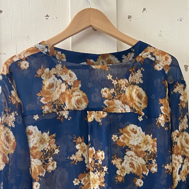 Blu/squash Floral Blouse<br />
Blue/Squash<br />
Size: 1X