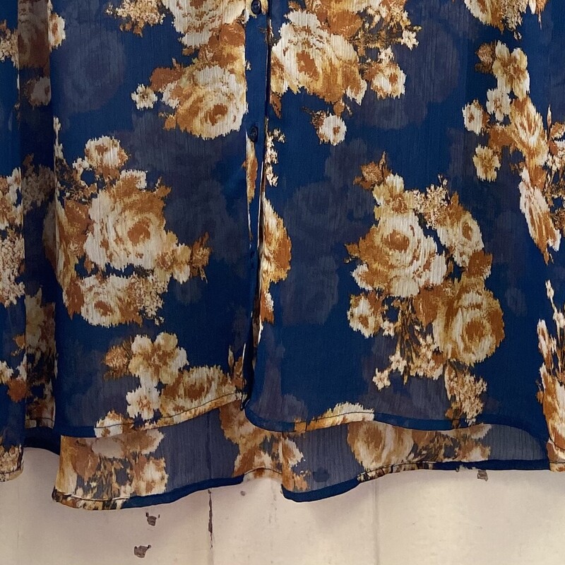 Blu/squash Floral Blouse<br />
Blue/Squash<br />
Size: 1X