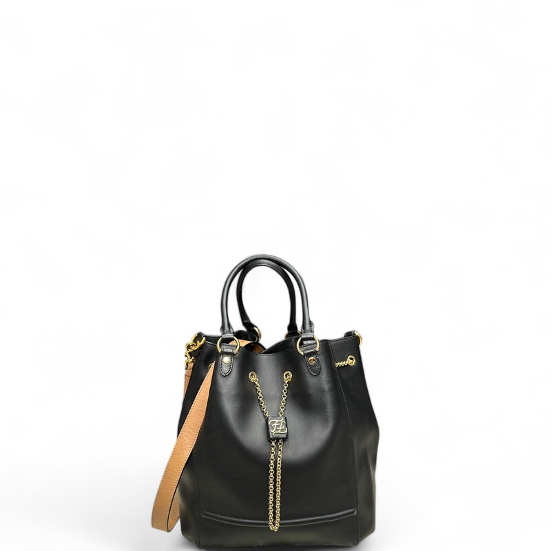 Fendi Karligraphy Bucket Black Handbag

Dimensions:
12.5 x 11.5 x 7.5

Includes Dust Bag
Code shown in photo