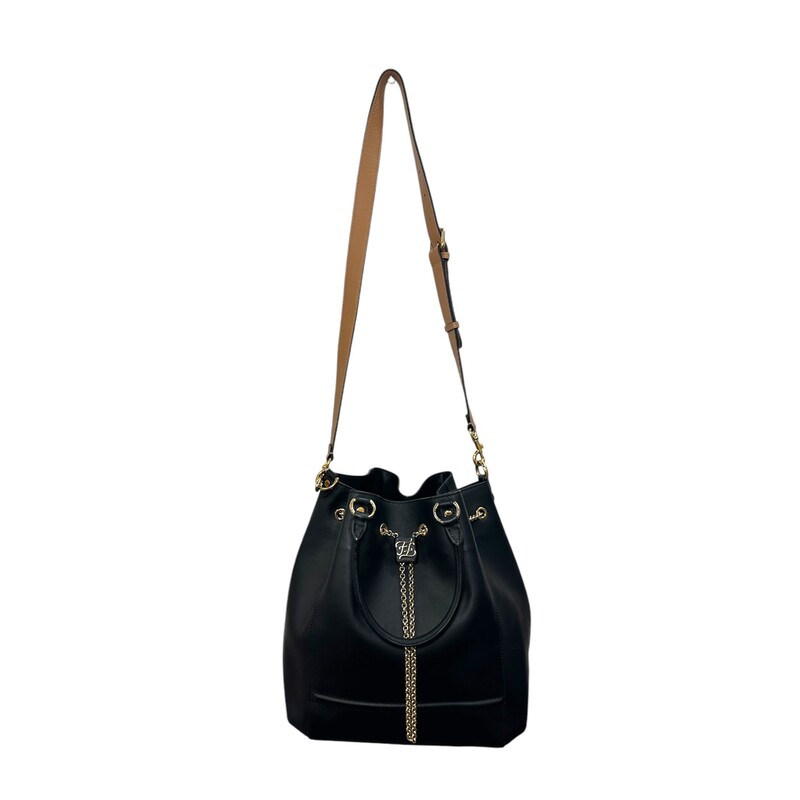 Fendi Karligraphy Bucket Black Handbag

Dimensions:
12.5 x 11.5 x 7.5

Includes Dust Bag
Code shown in photo