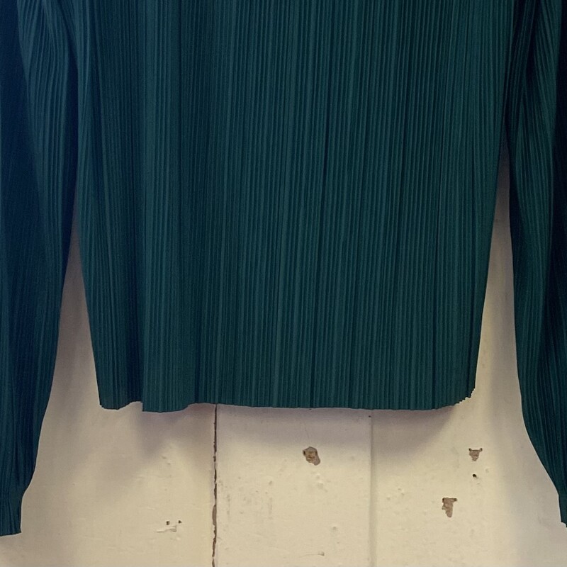 Grn Rib Ruffle Blouse<br />
Green<br />
Size: M R $86