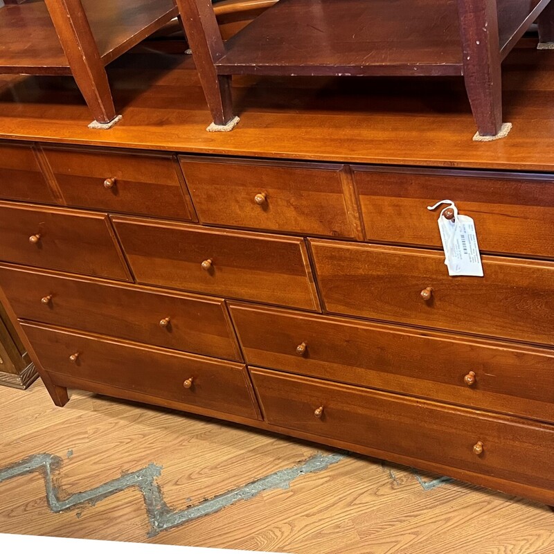 Thomasville Impressions w/Mirror, 9 Drawer
63.5 in long x 19in deep x 35.5in tall