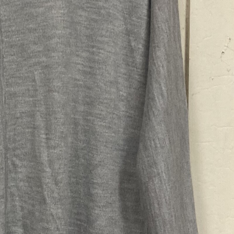 Gry Wool Turtle Sweater<br />
Grey<br />
Size: XL