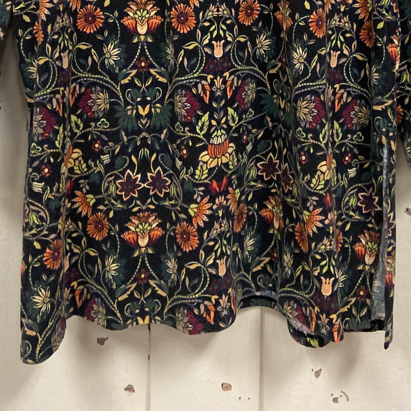 Bk/og/gr Floral Top<br />
Bk/Org/G<br />
Size: Large