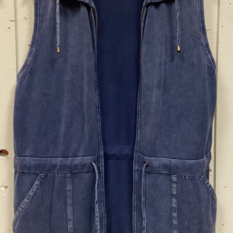 Blue Long Sweater Vest<br />
Blue<br />
Size: XL R $135