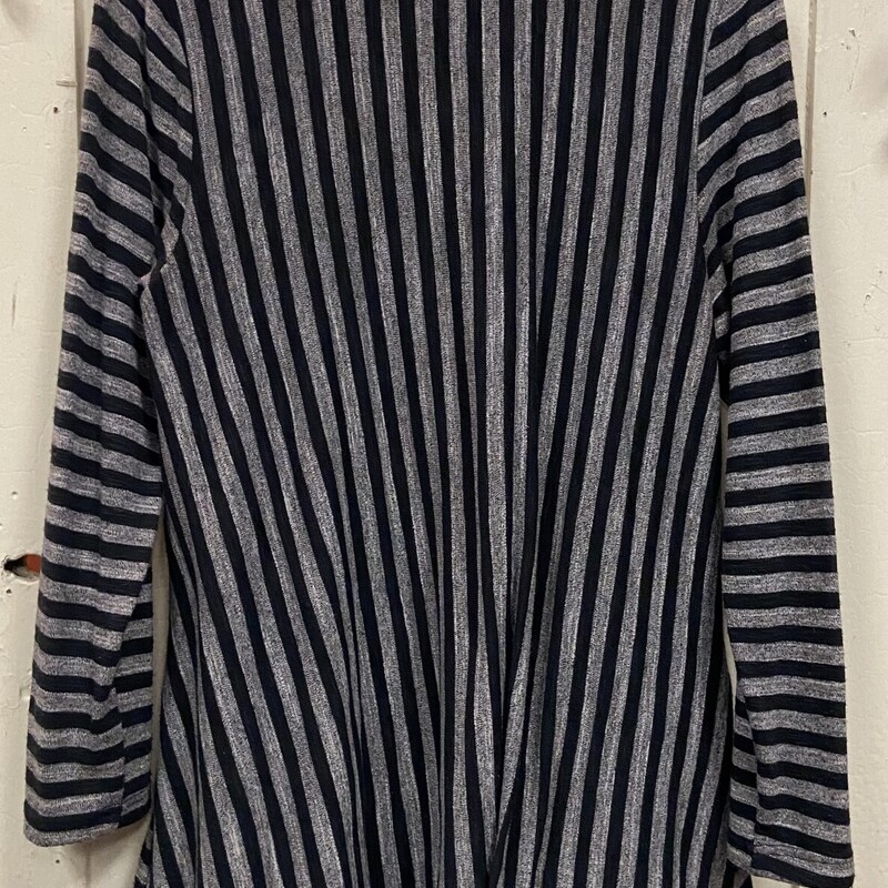 Gry/bk Stripe Cowl Tunic<br />
Gry/blk<br />
Size: Large