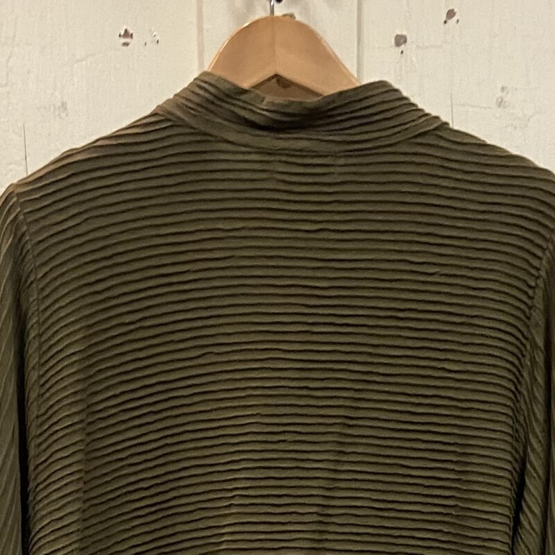 Olive Ribbed Bttn Jacket<br />
Olive<br />
Size: XL