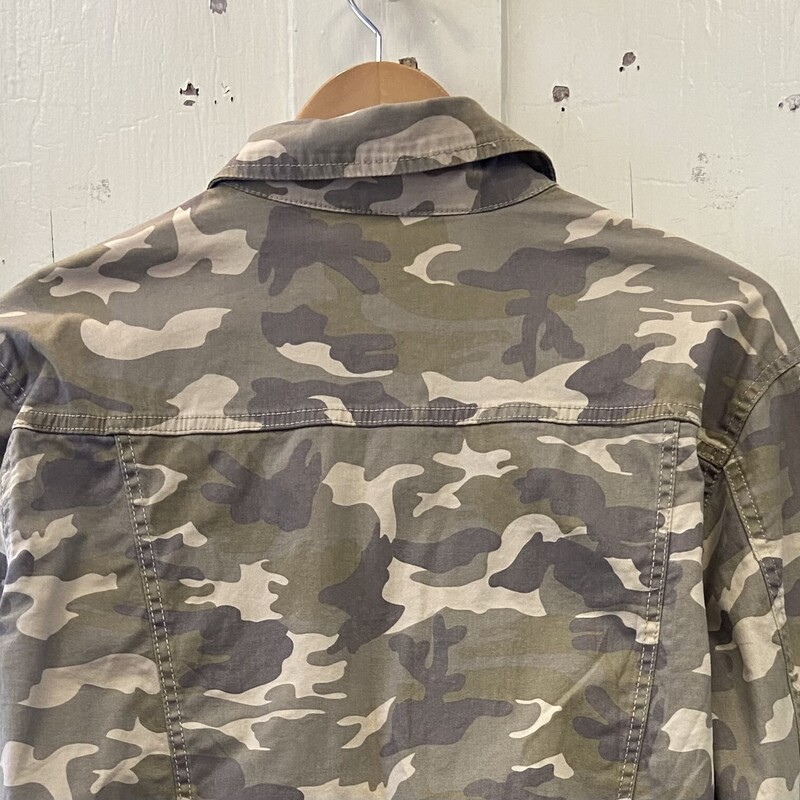 Tan/grn Camo Jacket<br />
Tan/grn<br />
Size: XL