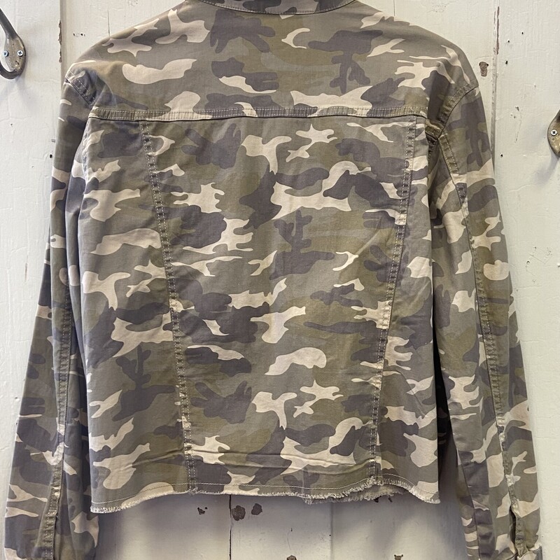 Tan/grn Camo Jacket<br />
Tan/grn<br />
Size: XL