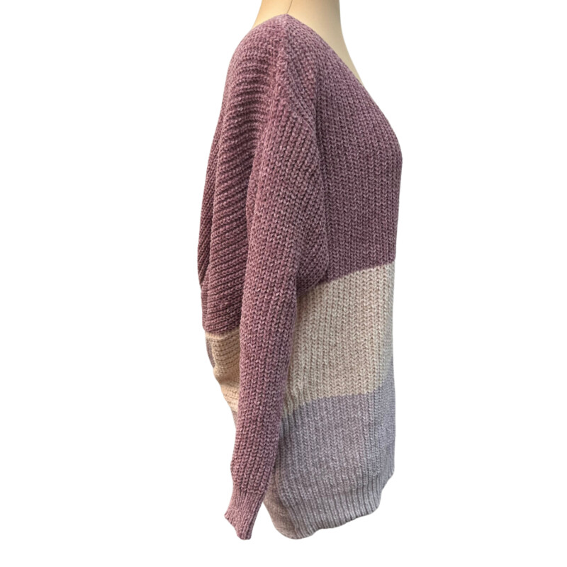 NEW Oddy Chenille Sweater
Super Soft!
Twist Back Detail
Colors: Mauve, Oatmeal, and Lavendar
Size: 1X-2X