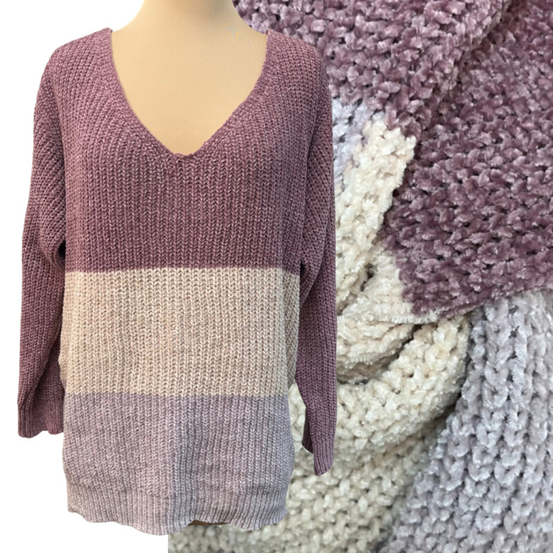 NEW Oddy Chenille Sweater
Super Soft!
Twist Back Detail
Colors: Mauve, Oatmeal, and Lavendar
Size: 1X-2X