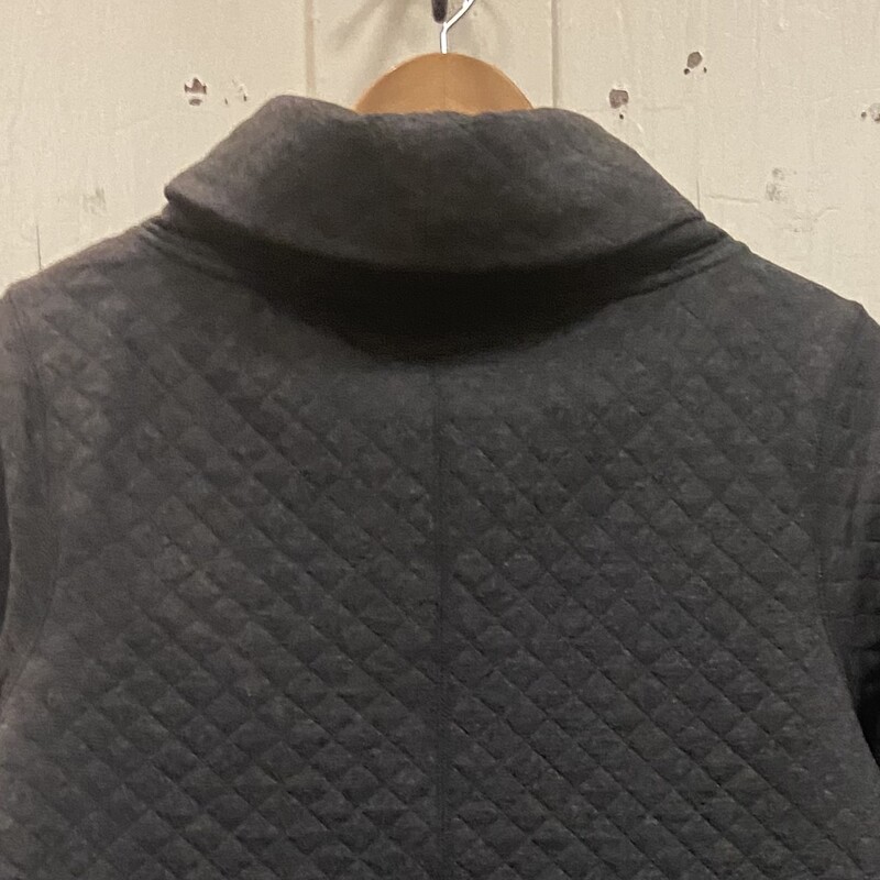 Charcoal Quilt Cowl Pllov<br />
Charcoal<br />
Size: Medium