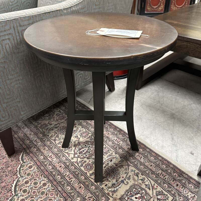 Round Crate & Barrel Side Table, Copper Top. Heavy!
Size: 22Hx18D