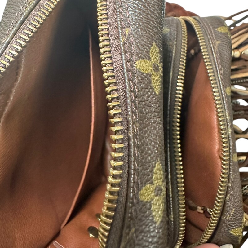 Louis Vuitton Vintage Boho<br />
<br />
This is the Side Kick Vintage Boho Louis Vuitton Handbag.<br />
<br />
Date Code: TH8904