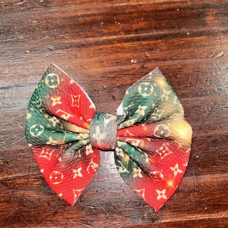 LV Green Clip In Bow, Red, Size: Bows