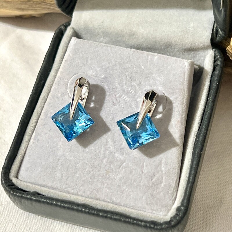 14k sparkly blue earrings