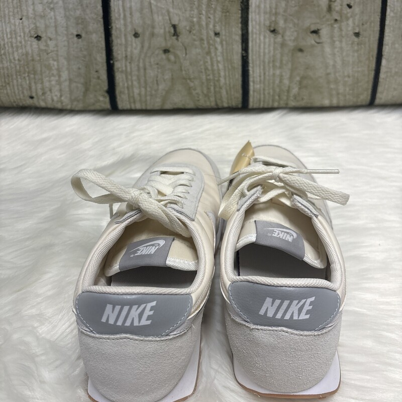 Nike, Beige, Size: 9