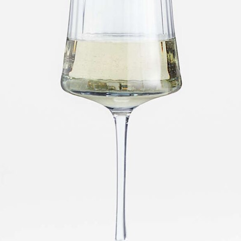 Set of 4 Crate & Barrel Ezra Optic Wine Glasses
Clear Blue Size: 3 x 7.5H
Retails: $15.95 for one