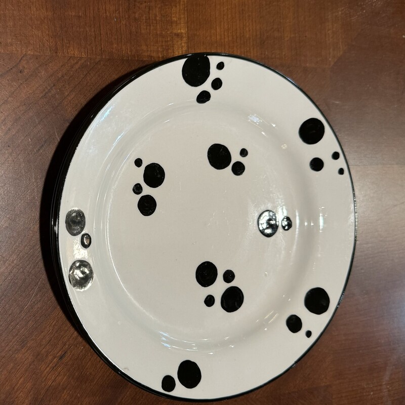 Evandale Black & White Dishes
Set of 2
Black Circles Painted on White
8.5 Inches Round