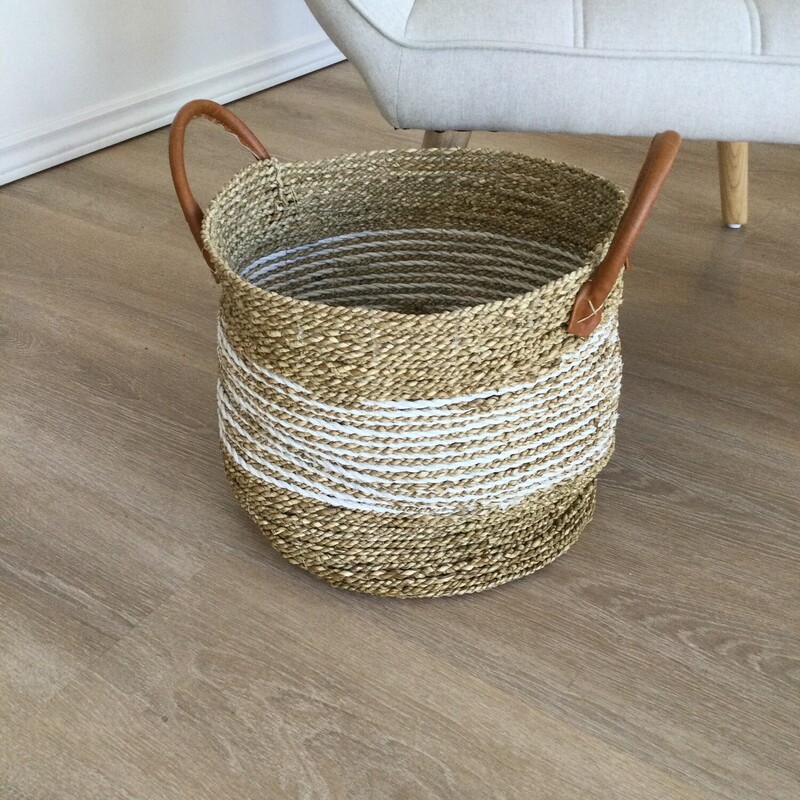 Woven Basket,
Seagrass,
Size: 12 X 17 In