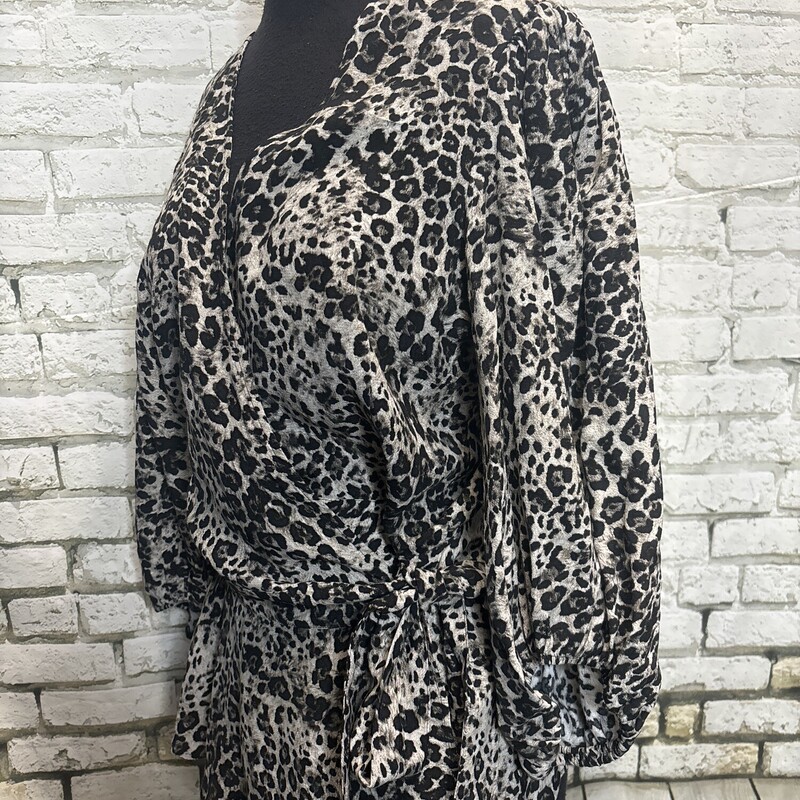 Banana Republic, Leopard, Size: Medium