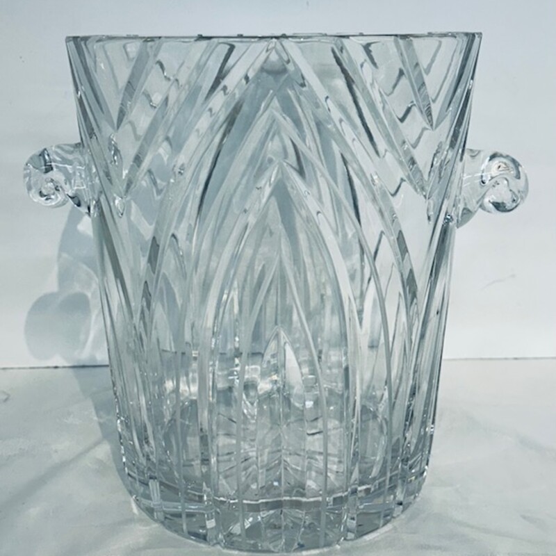 Crystal Arch Ice Bucket
Clear Size: 11 x 9.5H