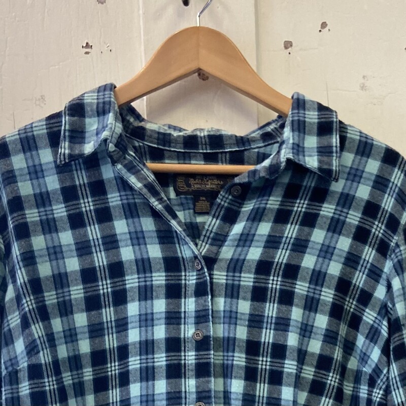 Teal/nvy Flannel Shirt<br />
Teal/nvy<br />
Size: 2X