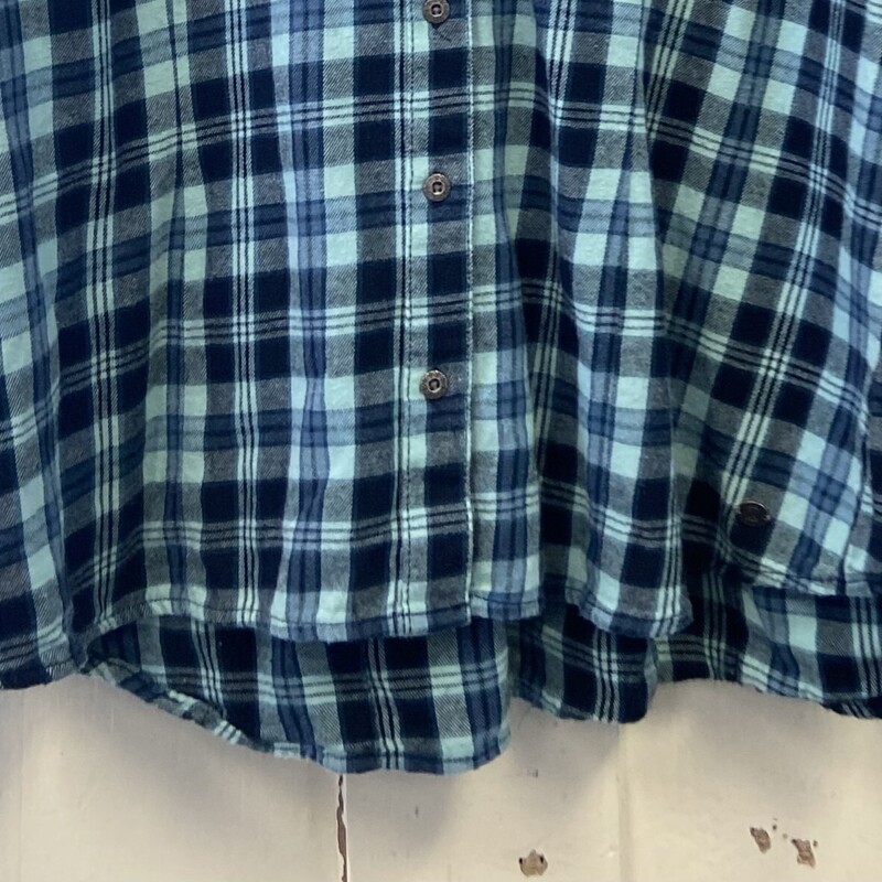 Teal/nvy Flannel Shirt<br />
Teal/nvy<br />
Size: 2X