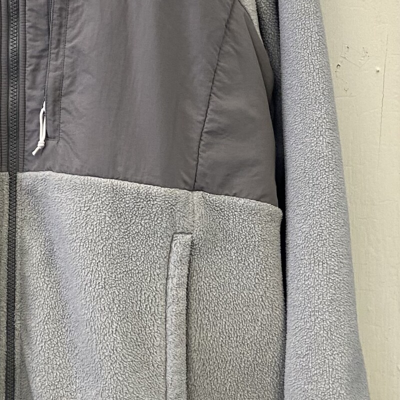 Gry Fleece Zip Jacket<br />
Grey<br />
Size: 2X R $90