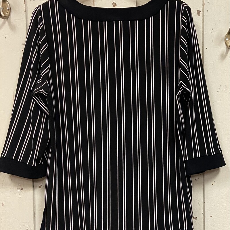 Blk/wht Stripe Top<br />
Blk/wht<br />
Size: Large