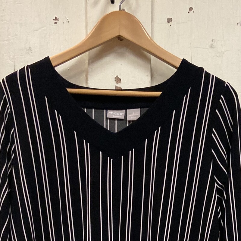 Blk/wht Stripe Top
Blk/wht
Size: Large